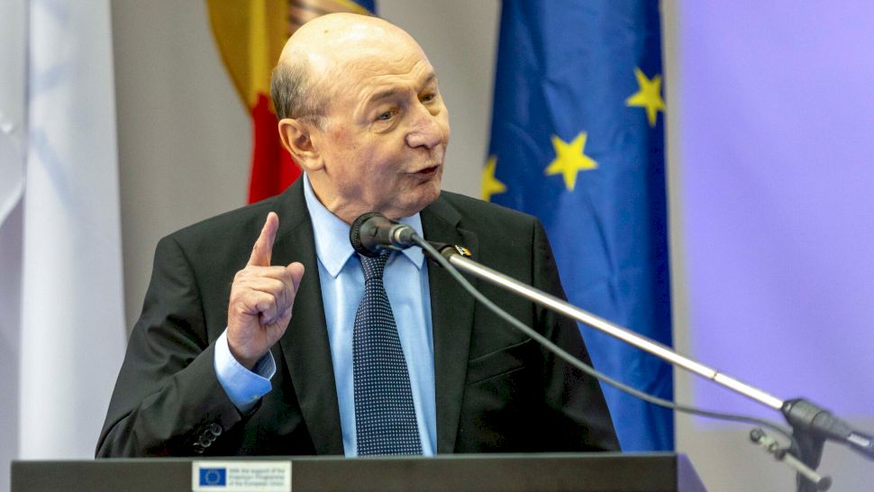 Traian Băsescu, operat de urgență pe inimă