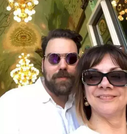 Cu ce se ocupă fiul actriței Carmen Tănase: „A terminat definitiv cu regia și teatrul” Acum face cu totul altceva, fără pic de pregătire și pe bani frumoși