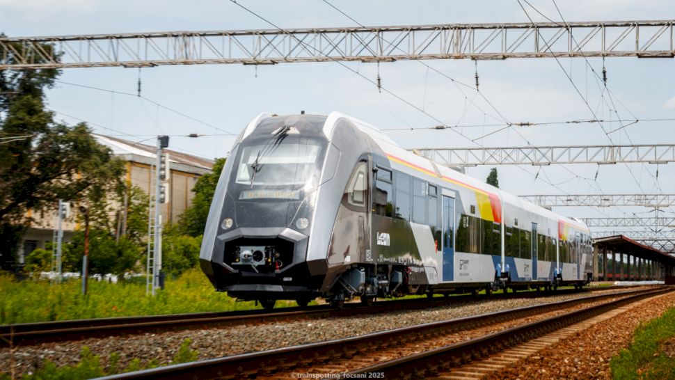 Așa arată Leon, primul tren fabricat integral în România, de Electroputere VFU Paşcani FOTO/VIDEO. Are ferestre panoramice, fotolii rabatabile şi scaune ergonomice
