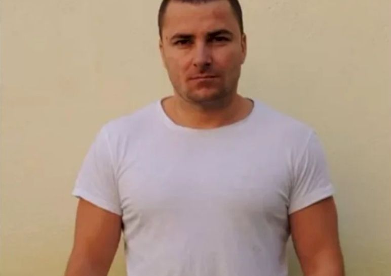 Emil Gânj este bărbatul care a ucis-o pe Anda. A mai fost condamnat pentru omor, iar Poliția Română cere sprijinul populației pentru a-l găsi