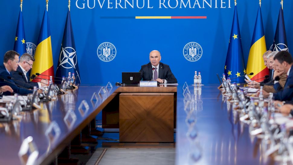 Răzgândirea cea de apoi. Guvernul nu mai taie chiar tot din sporurile salariale de care beneficiază angajații care lucrează la proiecte cu fonduri UE, nici de la primari sau şefi din consilii județene