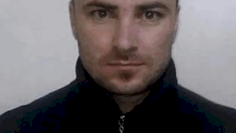 BREAKING! Polițiștii au descins la casa fostei iubite a lui Emil Gânj. Ce au descoperit în locuința femeii