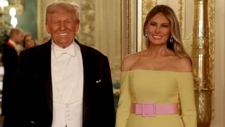 Ce mesaje ascunse transmit ținutele Melaniei Trump purtate la vizita oficială din Marea Britanie. Cine a îmbrăcat-o
