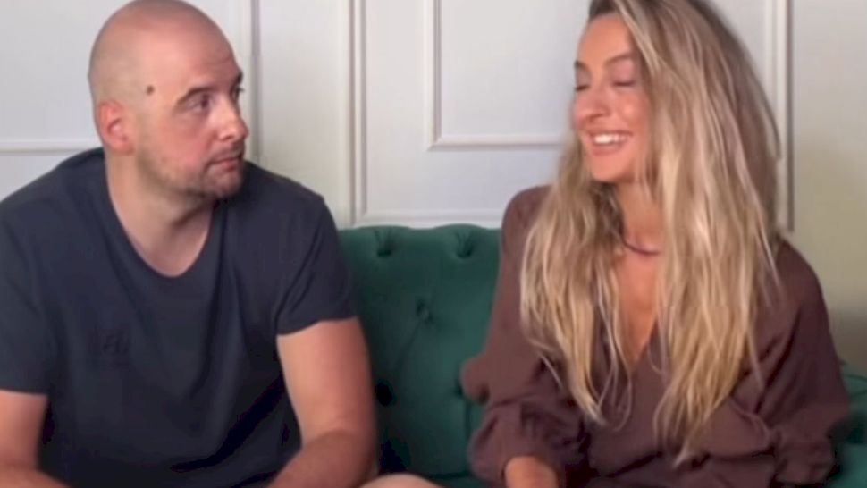 S-au cuplat acum o lună! Flavia Mihășan nu mai e singurică! Iubitul e un celebru comediant! Primele declarații