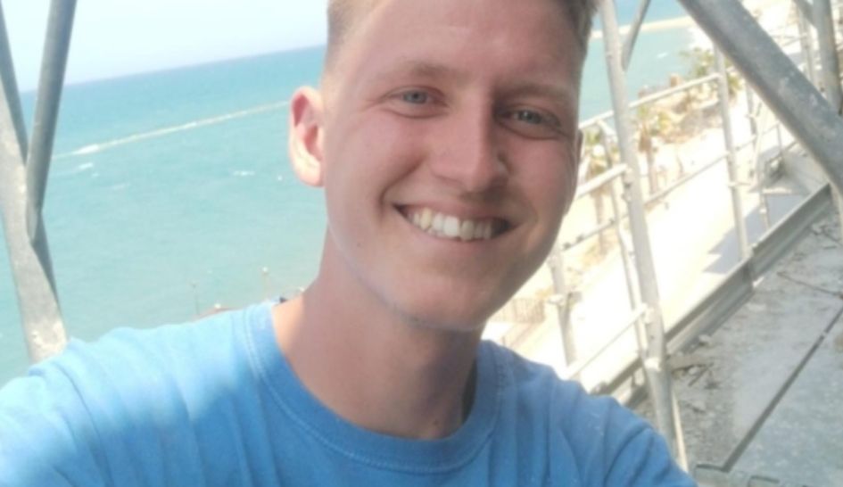 Alex, un tânăr de 22 de ani, găsit mort în condiții suspecte. Familia face acuzații grave: ”A fost ucis!”