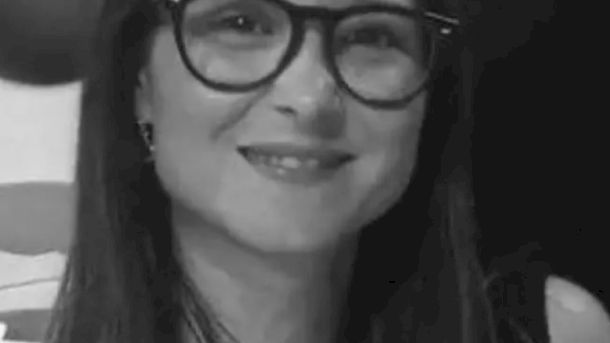 Daniela este românca de 48 de ani ucisă de fostul iubit. Bărbatul a recunoscut că i-a luat viața după ce i-a acoperit nasul și gura cu mâinile, până s-a sufocat. Un băiețel de 11 ani a rămas acum fără mamă