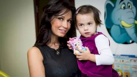 Cum arată fiica Nicoletei Luciu la 14 ani! Kim Csergo s-a transformat într-o domnișoară superbă și nu a mai apărut în public de când era mică