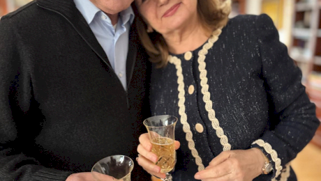 Traian Băsescu și soția sa au împlinit 50 de ani de căsătorie! Fostul președinte al României a mers cu familia la biserică