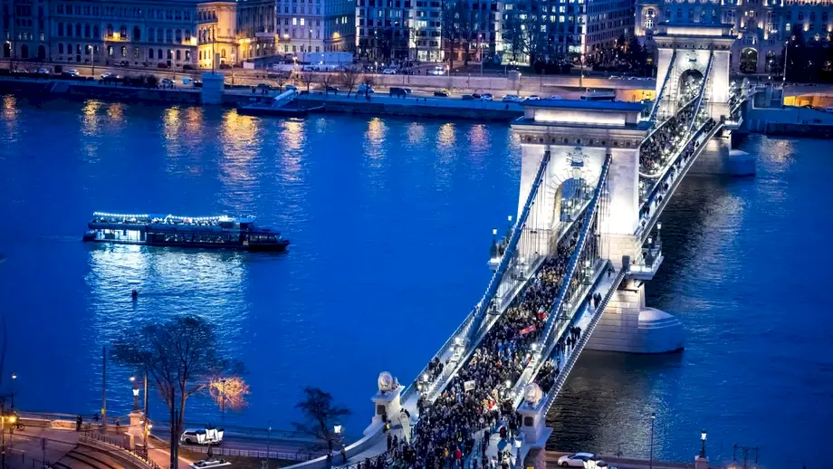 Proteste masive la Budapesta. Manifestanții cer demisia lui Viktor Orban