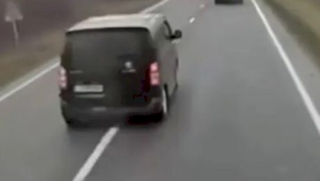 Răsturnare de situație. Ce s-a descoperit la autopsie în corpul șoferului microbuzului care a provocat accidentul teribil din Timiș unde au murit șase fani greci