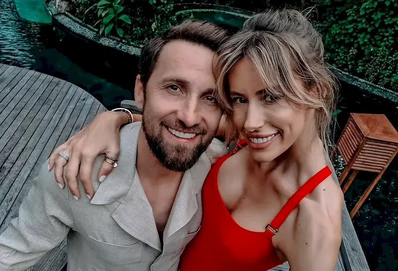 Dani Oțil a făcut dezvăluiri neașteptate despre începuturile relației sale cu Gabriela Prisăcariu. Ce l-a surprins atunci. „Ea a fost prima”