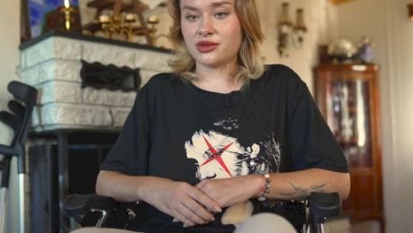 Cum arată acum Maria, tânăra găsită în stare gravă după o petrecere cu șeicii. E transformată total!