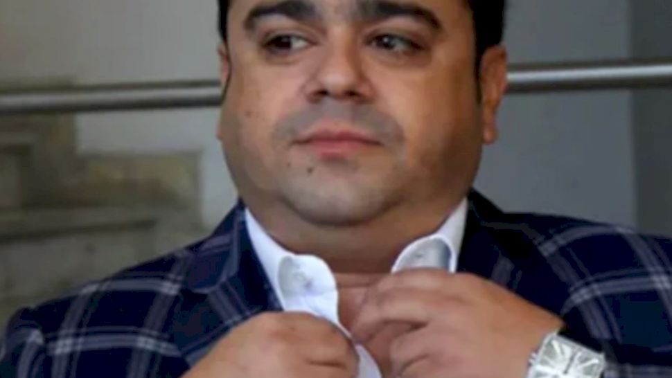 Din păcate este vorba de Adrian Minune