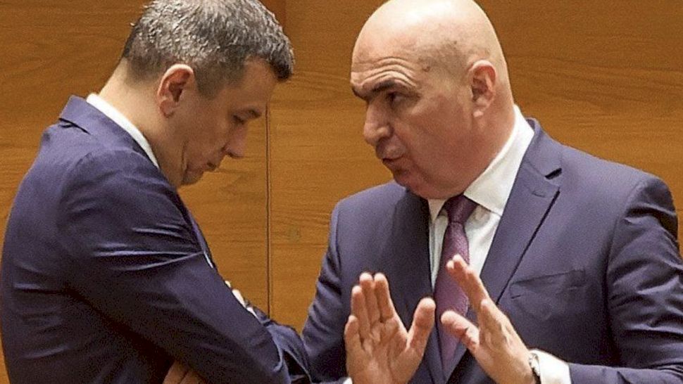 Asta mai lipsea. Coaliția a...Vezi mai mult