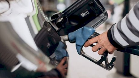 Avertisment sumbru pentru români: litrul de motorină va costa 15 lei de Paște