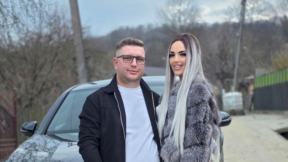 Sfârșit TRAGIC pentru Ionuț și Mădălina, doi soți din Dâmbovița. Au murit într-un accident rutier cumplit. TIR-ul în care se aflau a luat foc, iar ei au rămas captivi