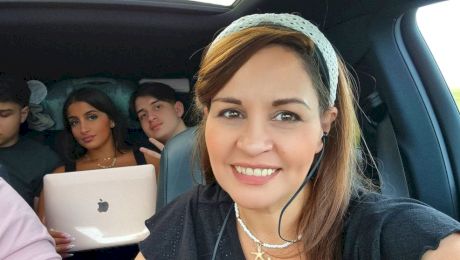 Cine este Liliana Hristache, românca de etnie romă aleasă viceprimar în Franța. Mesajul soțului: ”Azi, ai făcut istorie!”