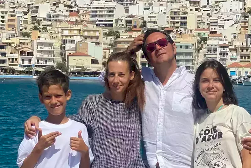 Daniel Buzdugan recunoaște că e un părinte mai dur decât soția lui. Ce lecții le-a oferit adolescenților Maria și Luca