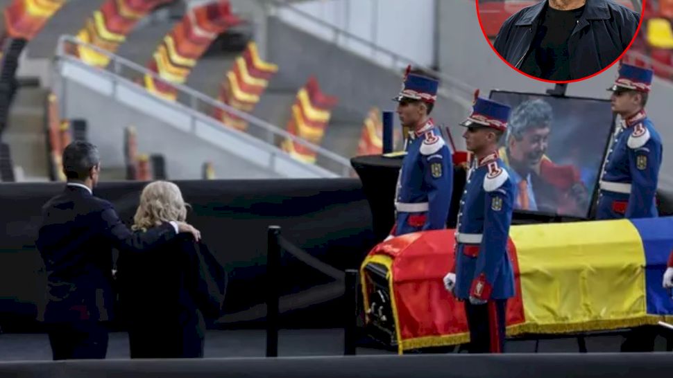 Imagini emoționante de la priveghiul lui Mircea Lucescu. Răzvan Lucescu, împietrit de durere, a început să plângă / Văduva antrenorului a stat lipită de nora ei pe tot parcursul ceremoniei