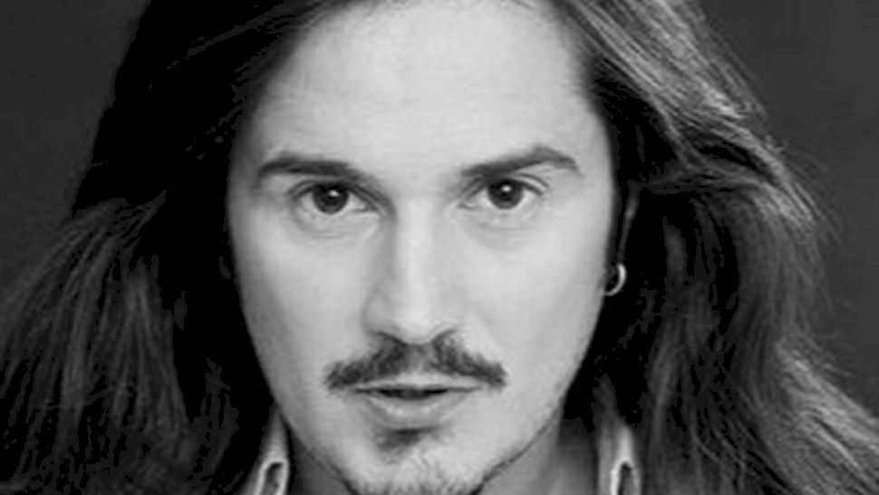 Îl mai ții minte pe Frankfurt din Vacanța Mare, care le scotea peri albi faimoșilor Leana și Costel?! Azi nu-l mai recunoști