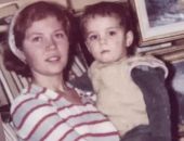 Mihai Trăistariu, confesiuni dureroase despre relaţia cu părinţii şi despre traumele din copilărie: „Îi dădea cu pumnii, după ce i-a pus perna în cap”