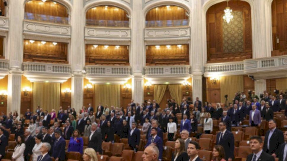 Acuzațiile momentului! „Sunt parlamentari care au fost forţaţi să semneze moţiunea”...Vezi mai mult