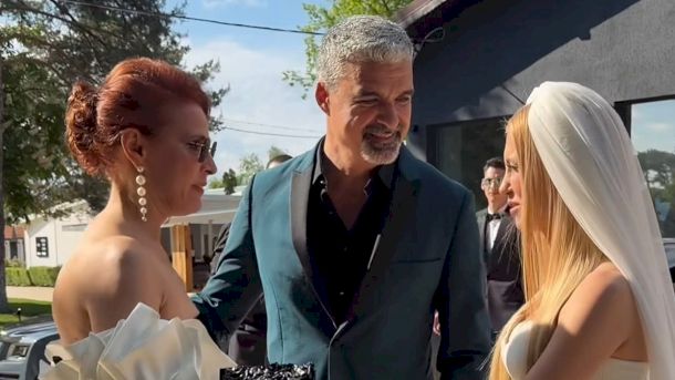 Ținuta aleasă de Monica Davidescu la nunta Andreei Bălan cu Victor Cornea. Nașa de suflet a artistei a atras toate privirile!