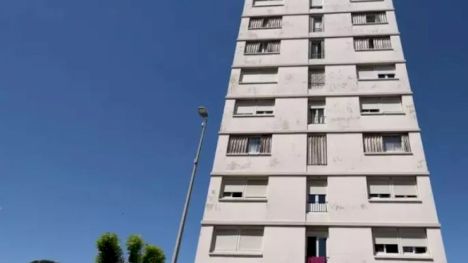 ULTIMA ORĂ! Trei copii de 3, 4 și 6 ani, victime într-o tragedie cumplită. Mama lor s-a aruncat cu ei de la etaj