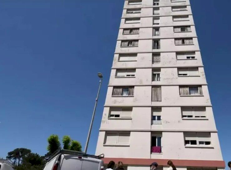 ULTIMA ORĂ! Trei copii de 3, 4 și 6 ani, victime într-o tragedie cumplită. Mama lor s-a aruncat cu ei de la etaj