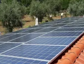 Românii pot obține gratuit panouri solare și baterii! Programul anunțat într-o comună