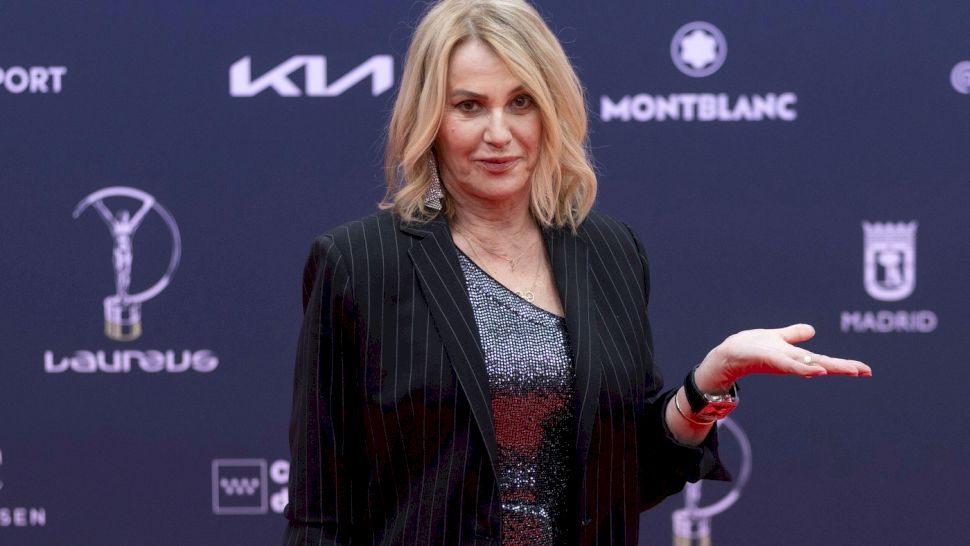 Omagiu adus Nadiei Comăneci, la 50 de ani de la marele 10 de la Montreal. Detalii despre moneda aniversară BNR