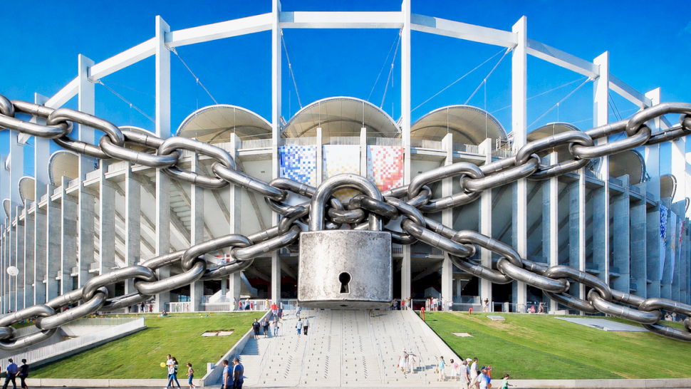 UEFA ne-a închis stadionul, iar Gică Hagi abia acum află! Meciul fără fani al României