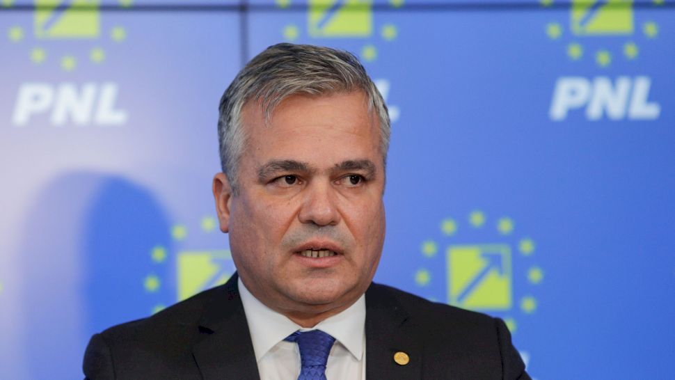 Averea impresionantă a lui Adrian Veștea, noul premier desemnat