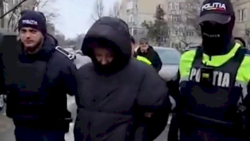 Tânărul care și-a omorât mama în apartamentul din Constanța, condamnat la 25 de ani de închisoare