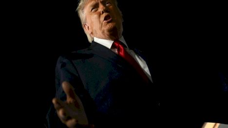 Donald Trump, huiduit pe stadion în timpul imnului național la finala NBA de la New York
