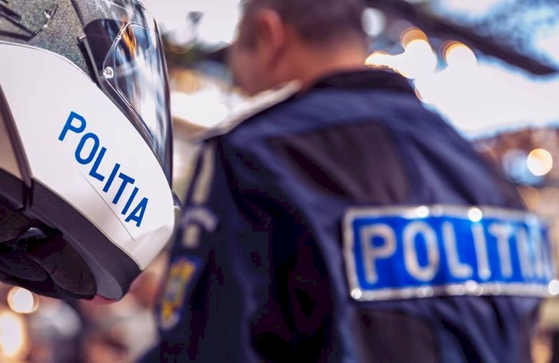 Patru răniți după ce un bărbat a tras asupra fostei iubite și familiei acesteia