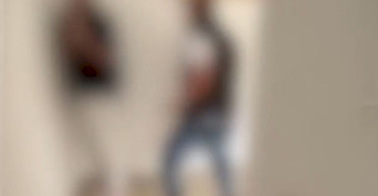 Imagini șocante: Un elev bătut și umilit într-o școală din Tulcea! 5 adolescenți anchetați